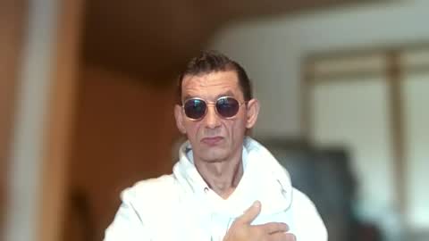 Snapshot of dreambob chatting on 04/05/26, 09:17 Dreambob online show from 04/05/26, 09:17