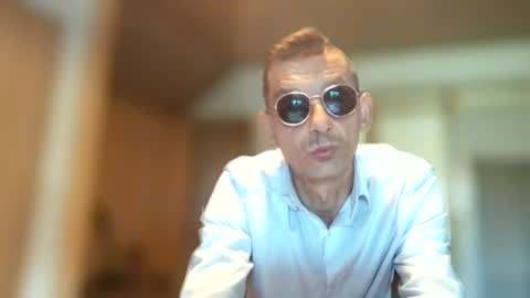 Snapshot of dreambob chatting on 06/15/26, 05:04 Dreambob online show from 06/15/26, 05:04