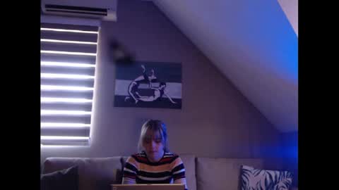 A girl online show from 02/11/25, 08:15
