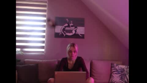 A girl online show from 09/15/25, 07:30