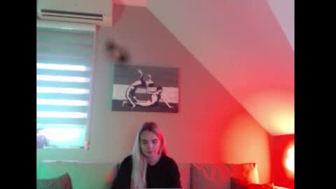 A girl online show from 12/05/25, 08:23