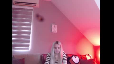 A girl online show from 05/18/26, 07:36