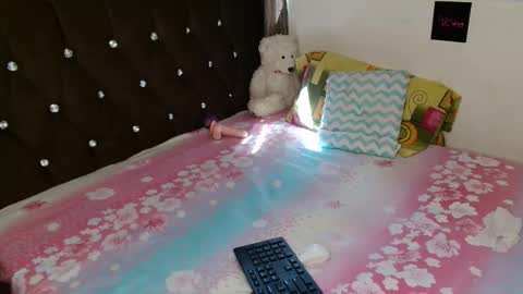 Snapshot of dreameyez chatting on 02/06/26, 11:24 Dreameyes online show from 02/06/26, 11:24