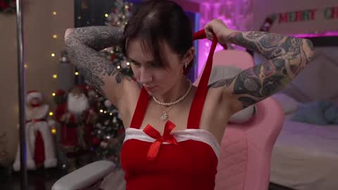 Sarah online show from 12/25/24, 02:46