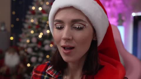 Sarah online show from 12/25/24, 10:16