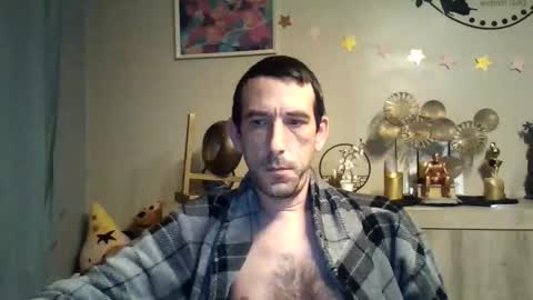 dreamguy38 online show from 10/12/25, 04:22