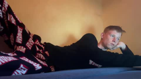 dreamy_devi1 online show from 04/12/26, 06:02