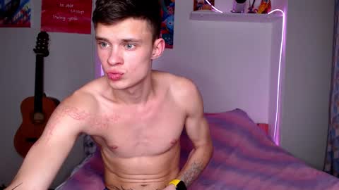 Snapshot of dreamyadam chatting on 11/03/25, 09:16 Adam Dream online show from 11/03/25, 09:16