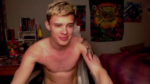 Snapshot of dreamyadam chatting on 04/23/26, 07:05 Adam Dream online show from 04/23/26, 07:05