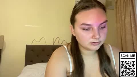 Mila online show from 10/04/25, 02:59