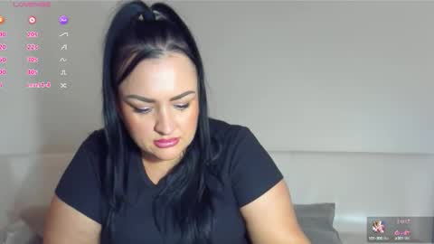 Snapshot of dreamyhousewife1 chatting on 10/16/25, 04:52 dreamyhousewife1 online show from 10/16/25, 04:52