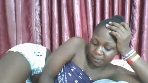 Snapshot of dreamylyne chatting on 09/12/25, 02:00 MERCY online show from 09/12/25, 02:00