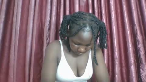 Snapshot of dreamylyne chatting on 09/26/25, 09:13 MERCY online show from 09/26/25, 09:13