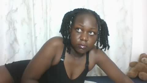 Snapshot of dreamylyne chatting on 10/07/25, 03:14 MERCY online show from 10/07/25, 03:14