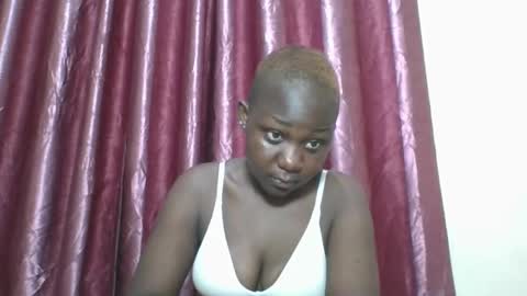 Snapshot of dreamylyne chatting on 11/22/25, 08:30 MERCY online show from 11/22/25, 08:30