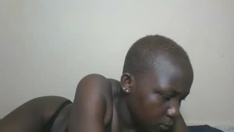 Snapshot of dreamylyne chatting on 11/24/25, 08:47 MERCY online show from 11/24/25, 08:47