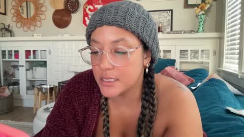 RIRI OR DREAMY online show from 01/11/25, 08:54