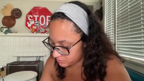 RIRI OR DREAMY online show from 09/14/25, 05:23