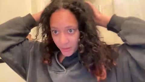 RIRI OR DREAMY online show from 03/14/26, 02:55