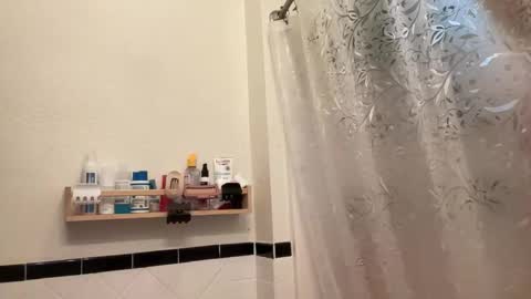 RIRI OR DREAMY online show from 03/17/26, 06:22