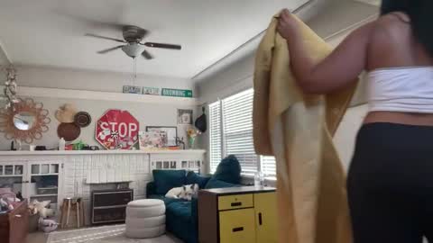 RIRI OR DREAMY online show from 04/04/26, 11:13