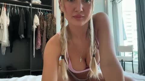 Snapshot of dreamyylilah chatting on 05/11/26, 11:13 Lilah online show from 05/11/26, 11:13