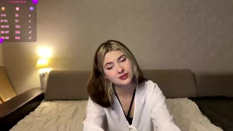 Dia online show from 05/28/26, 03:20