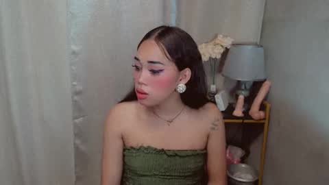 Dreyana online show from 11/18/25, 07:24