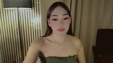 Dreyana online show from 11/23/25, 01:55