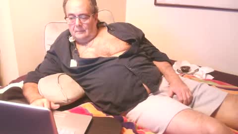 Snapshot of drfeelgood777 chatting on 01/02/25, 03:48 Dr. Feelgood online show from 01/02/25, 03:48