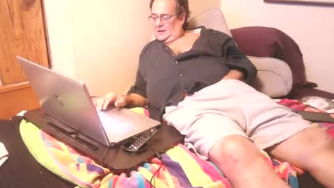 Snapshot of drfeelgood777 chatting on 01/06/25, 04:15 Dr. Feelgood online show from 01/06/25, 04:15