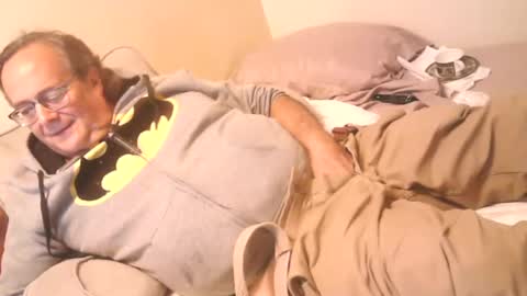 Snapshot of drfeelgood777 chatting on 10/13/25, 04:01 Dr. Feelgood online show from 10/13/25, 04:01