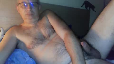 Snapshot of drift6 chatting on 01/10/25, 10:57 drift6 online show from 01/10/25, 10:57