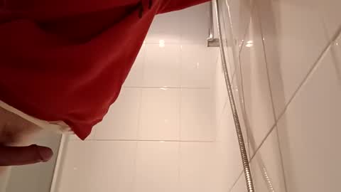 Snapshot of drijn3 chatting on 10/11/25, 10:47 drijn3 online show from 10/11/25, 10:47