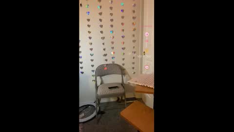 Snapshot of drippykitty888 chatting on 12/14/25, 07:58 Drippy kitty online show from 12/14/25, 07:58