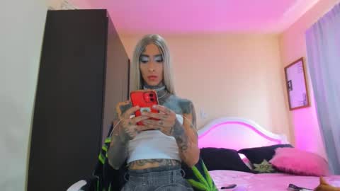 Snapshot of drippyorlove chatting on 02/15/25, 05:28 drippyorlove online show from 02/15/25, 05:28