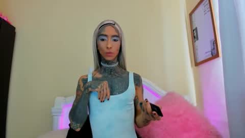 Snapshot of drippyorlove chatting on 02/20/25, 02:02 drippyorlove online show from 02/20/25, 02:02