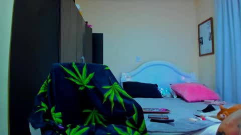 Snapshot of drippyorlove chatting on 02/24/25, 10:03 drippyorlove online show from 02/24/25, 10:03