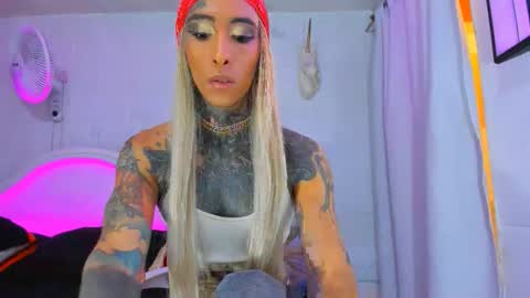 Snapshot of drippyorlove chatting on 10/19/25, 06:19 drippyorlove online show from 10/19/25, 06:19