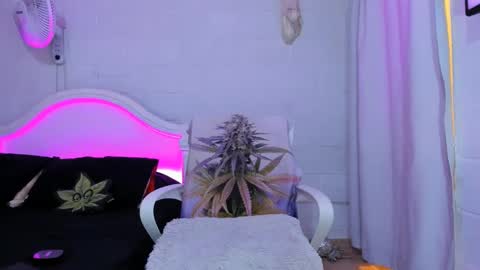 Snapshot of drippyorlove chatting on 10/27/25, 07:51 drippyorlove online show from 10/27/25, 07:51