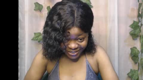 Snapshot of dripqueenx chatting on 09/12/25, 12:16 linda online show from 09/12/25, 12:16
