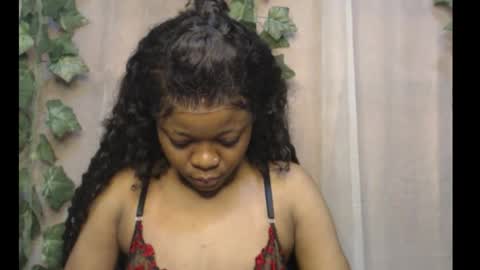 Snapshot of dripqueenx chatting on 09/19/25, 08:16 linda online show from 09/19/25, 08:16