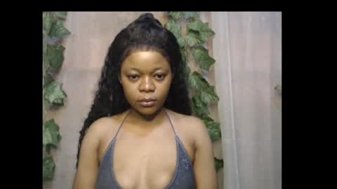 Snapshot of dripqueenx chatting on 10/10/25, 10:03 linda online show from 10/10/25, 10:03