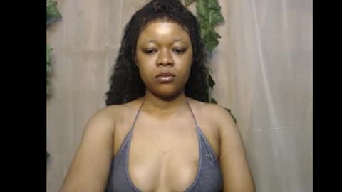 Snapshot of dripqueenx chatting on 12/04/25, 08:45 linda online show from 12/04/25, 08:45