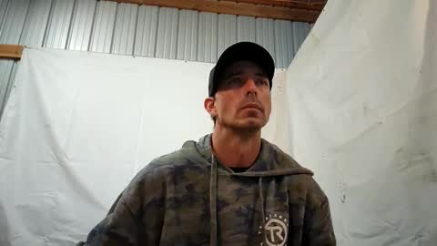 Snapshot of dritylilboy chatting on 05/01/26, 05:39 Inexperienced catfish online show from 05/01/26, 05:39