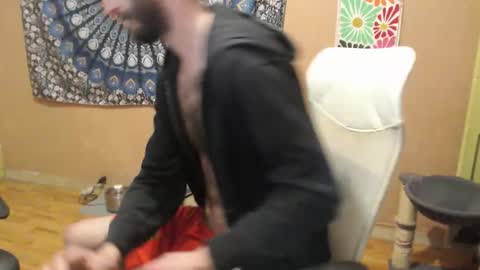 Snapshot of drmst13_2 chatting on 10/30/25, 08:42 River online show from 10/30/25, 08:42