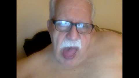 Snapshot of drnick069 chatting on 10/04/25, 08:01 drnick069 online show from 10/04/25, 08:01