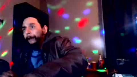 Snapshot of drogoloko233 chatting on 12/21/25, 04:08 drogo lpkp online show from 12/21/25, 04:08