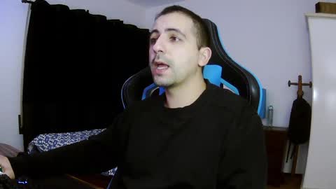 Snapshot of droooooones chatting on 12/02/24, 11:40 droooooones online show from 12/02/24, 11:40