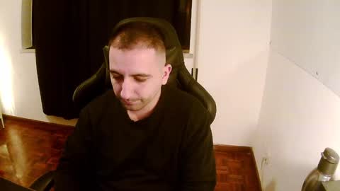 Snapshot of droooooones chatting on 02/08/25, 11:13 droooooones online show from 02/08/25, 11:13